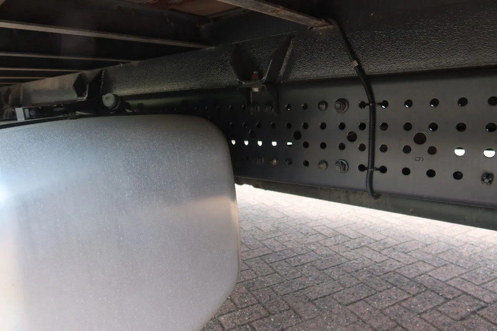 Mercedes-Benz Antos 1933 L Bak+Klep met Schuifwand + Ringfeder 13