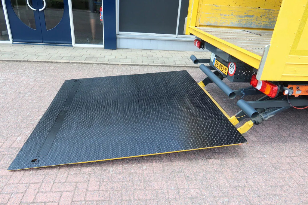 Mercedes-Benz Antos 1933 L Bak+Klep met Schuifwand + Ringfeder 19