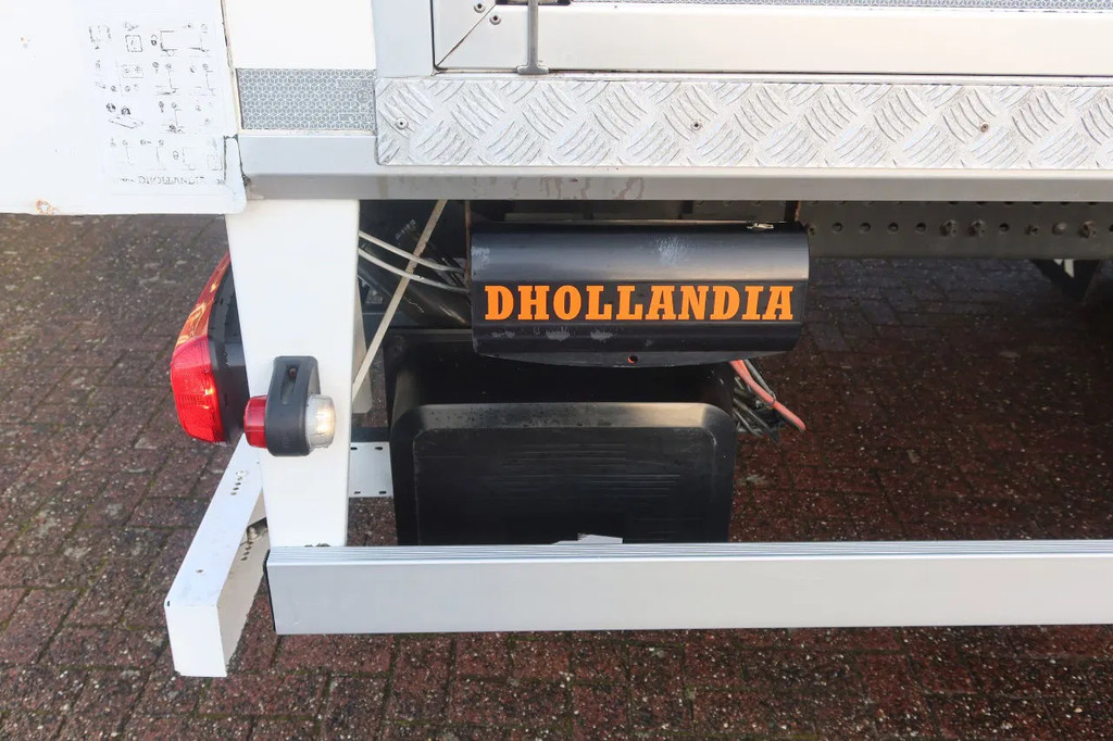 Mercedes-Benz Antos 2127 L Bak+Klep Dhollandia 2.000 kg, Geisoleerd dak 19