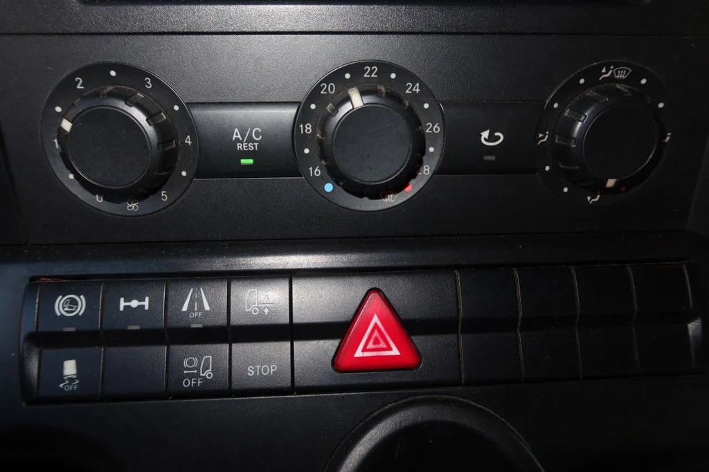 Mercedes-Benz Antos 2127 L Bak+Klep Dhollandia 2.000 kg, Geisoleerd dak 8