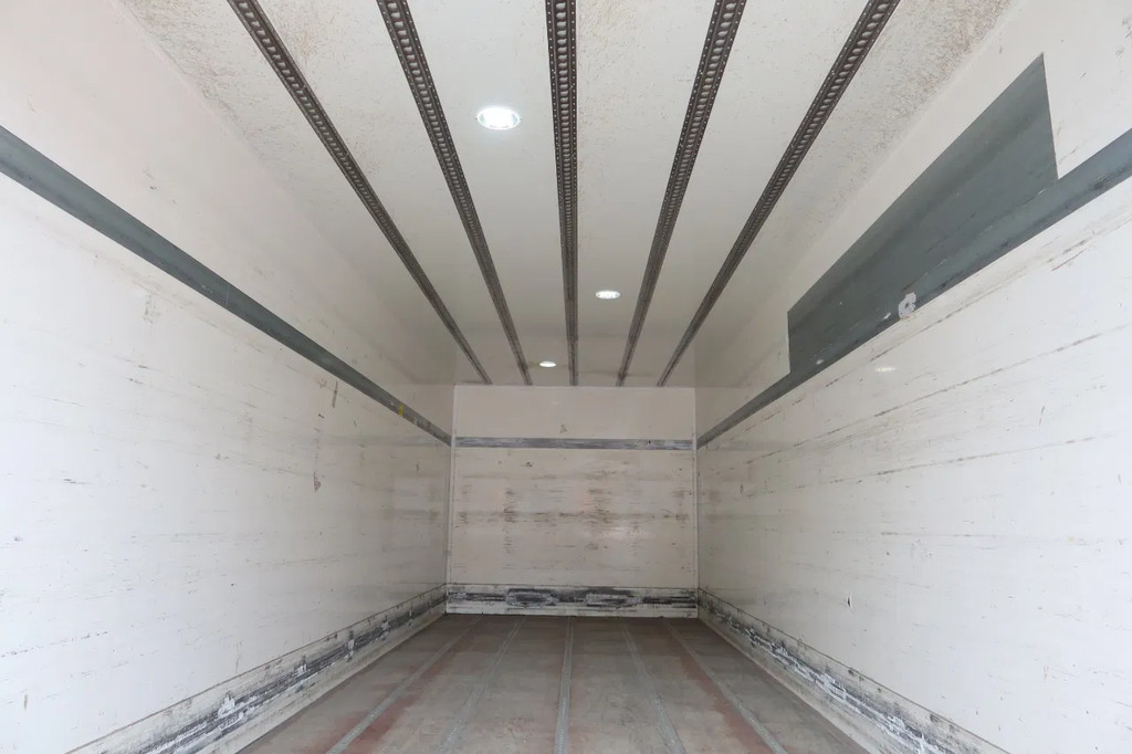 Mercedes-Benz Antos 1924LL Bakwagen + Laadklep 2500 kg Geïsoleerd 17