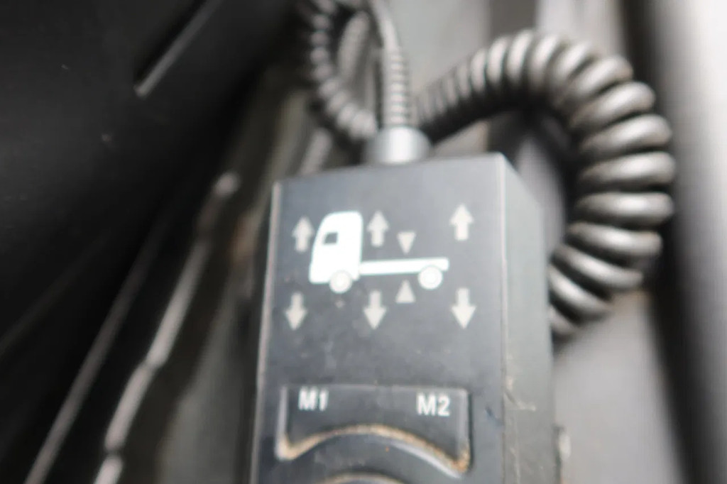 Mercedes-Benz Antos 1924LL Bakwagen + Laadklep 2500 kg Geïsoleerd 8