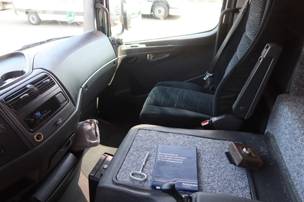 Mercedes-Benz Atego 816 L 3 Paarden/4 Ponies 9