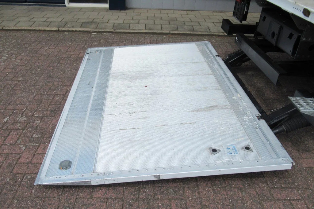 Mercedes-Benz Atego Bak + klep Euro 6 1527 L 15