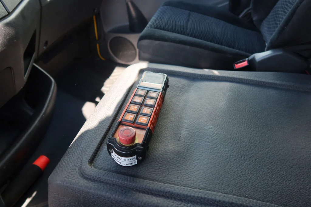 Mercedes-Benz Atego 1221 1221 L Takel wagen 6 Persoons 7