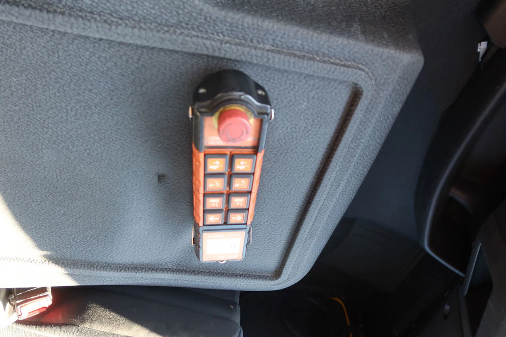 Mercedes-Benz Atego 1221 1221 L Takel wagen 6 Persoons 8