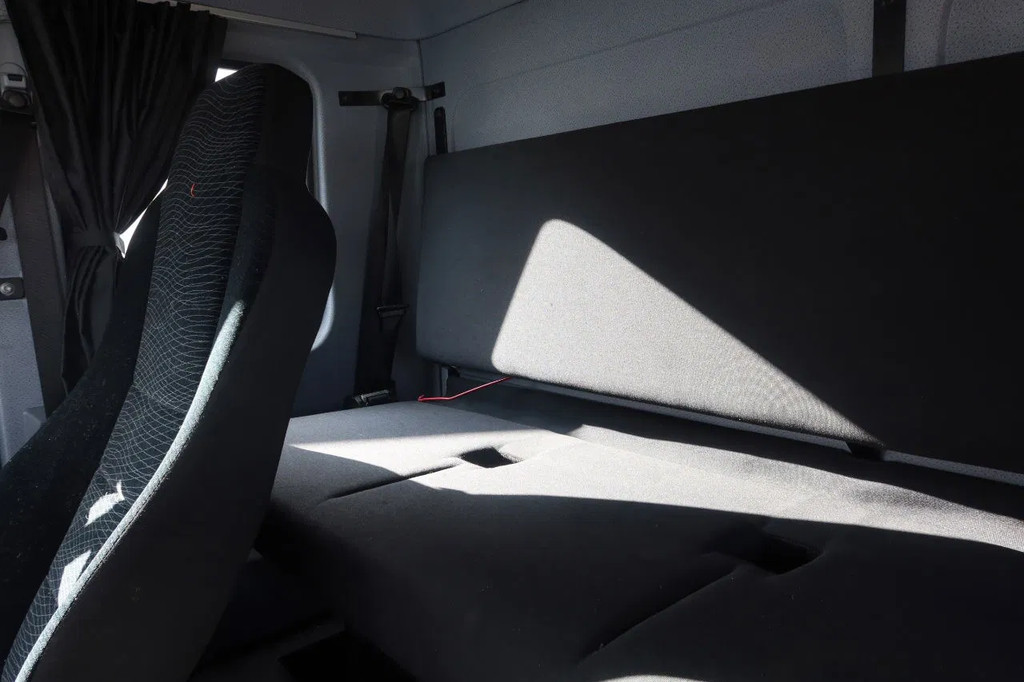 Mercedes-Benz Atego 1221 L Takel wagen 6 Persoons euro 6 14