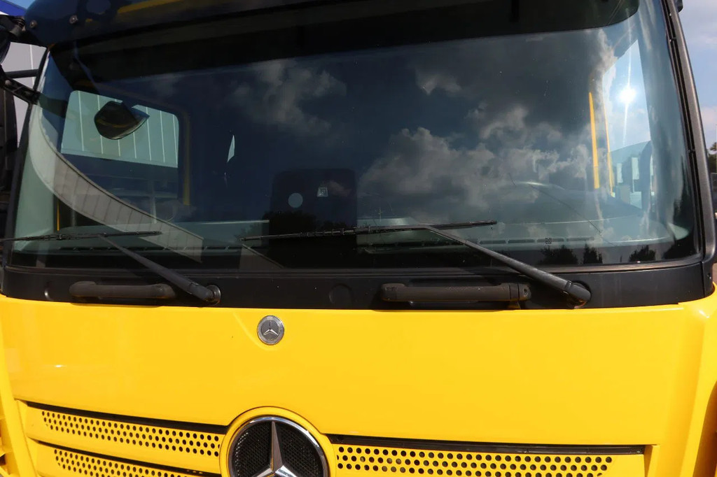 Mercedes-Benz Atego 1221 L Takelwagen 6 persoons 8