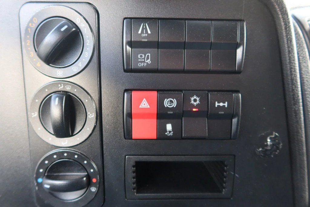Mercedes-Benz Atego 1223 1223 L Bak + Klep Bar 3000 KG 7