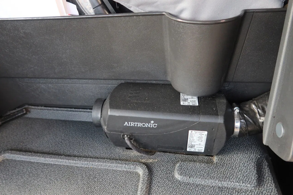 Mercedes-Benz Atego 818 818 L Bak+ Klep 1500 kg. Geisoleerd dak 11