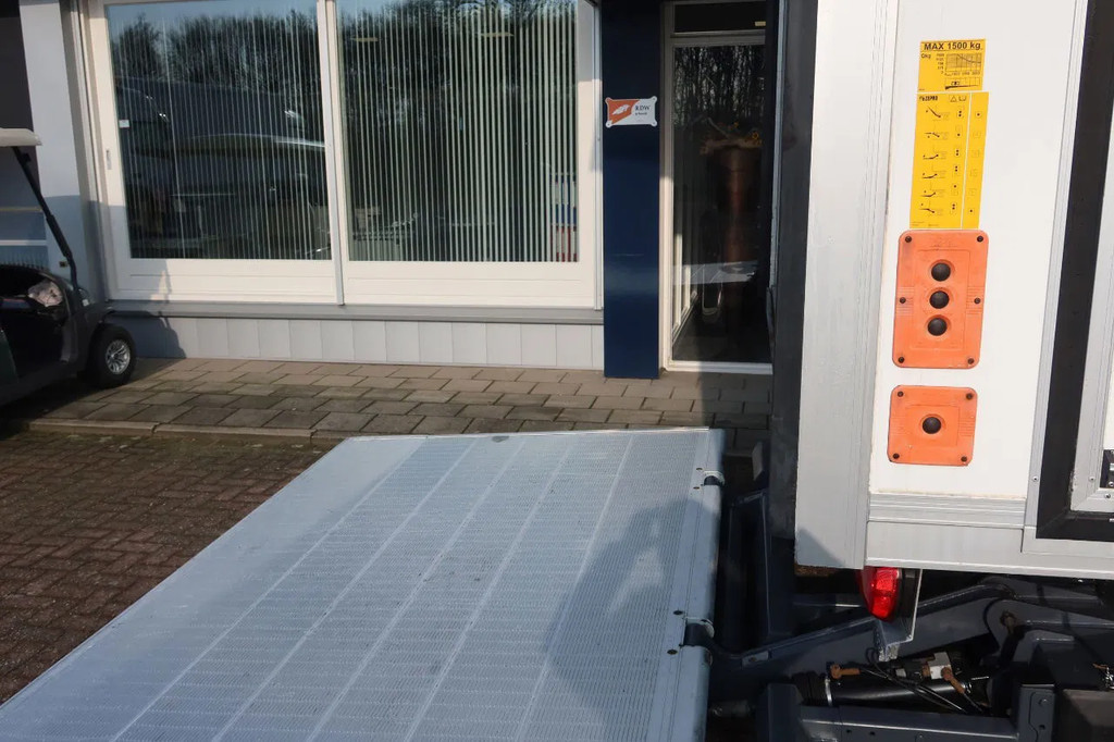 Mercedes-Benz Atego 818 818 L Bak+ Klep 1500 kg. Geisoleerd dak 16