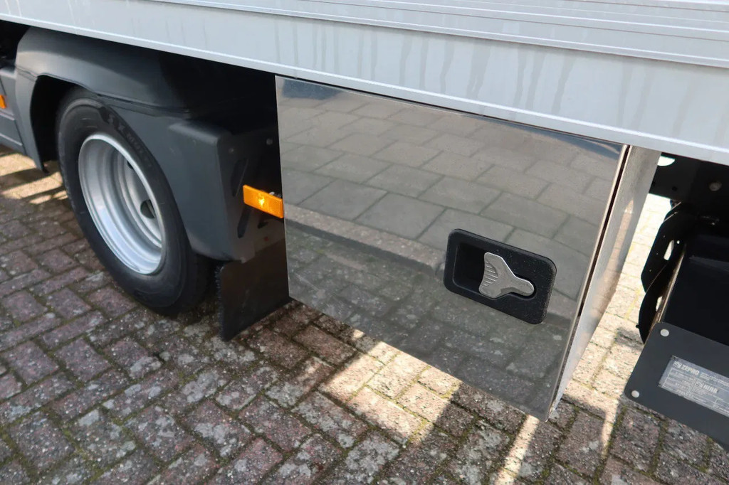 Mercedes-Benz Atego 818 818 L Bak+ Klep 1500 kg. Geisoleerd dak 18