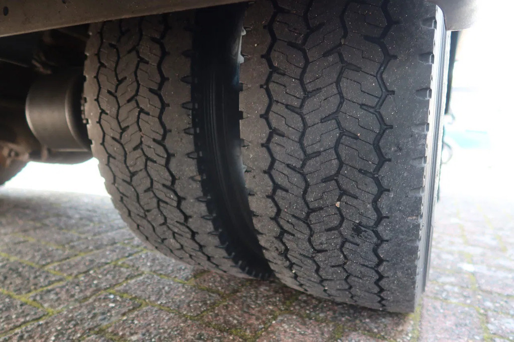 Mercedes-Benz Atego 818 818 L Bak+ Klep 1500 kg. Geisoleerd dak 19