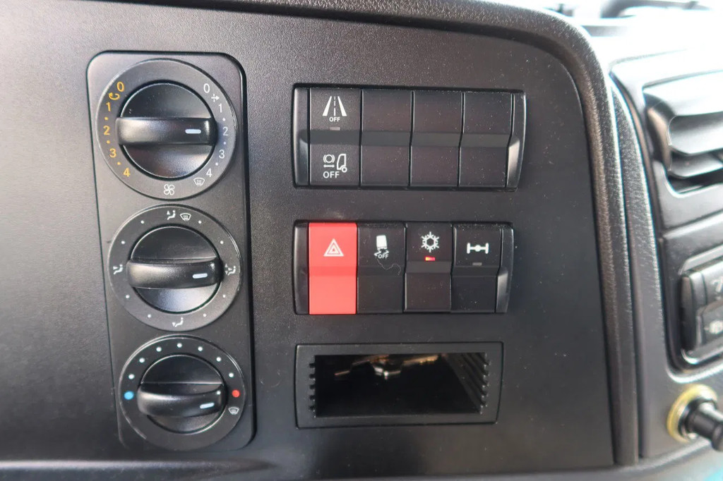 Mercedes-Benz Atego 818 818 L Bak+ Klep 1500 kg. Geisoleerd dak 7