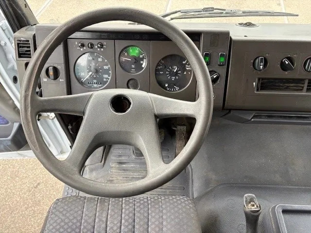 Mercedes-Benz LK 914 (6-CILINDER) WITH TENT BOX (MANUAL GEARBOX / FULL STEEL SUSPENSION / LOADING PLATFORM) 7