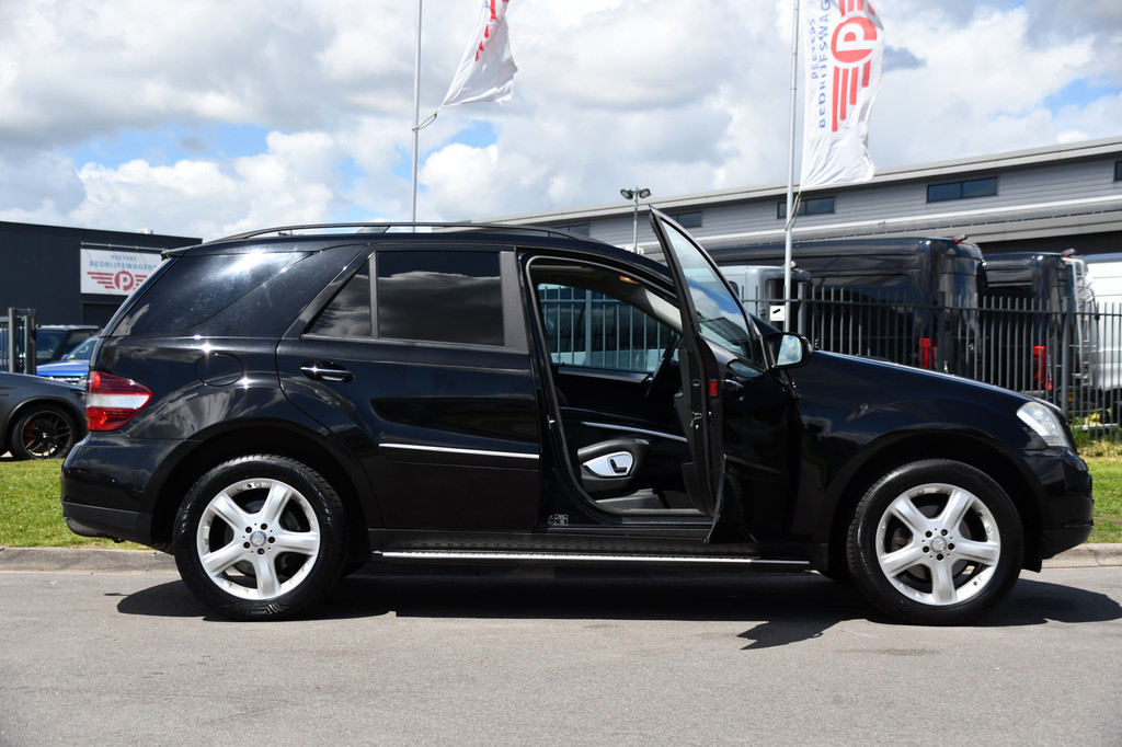 Mercedes-Benz M-klasse 320 CDI V6 Black Edition Cruise, Stoelverwarming, Luchtvering, PANO, 225pk, Automaat, Leder, Xenon, Uniek! 11