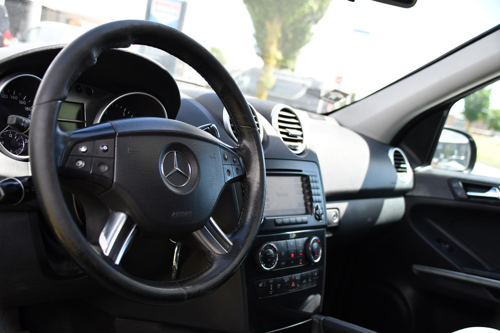 Mercedes-Benz M-klasse 320 CDI V6 Black Edition Cruise, Stoelverwarming, Luchtvering, PANO, 225pk, Automaat, Leder, Xenon, Uniek! 12