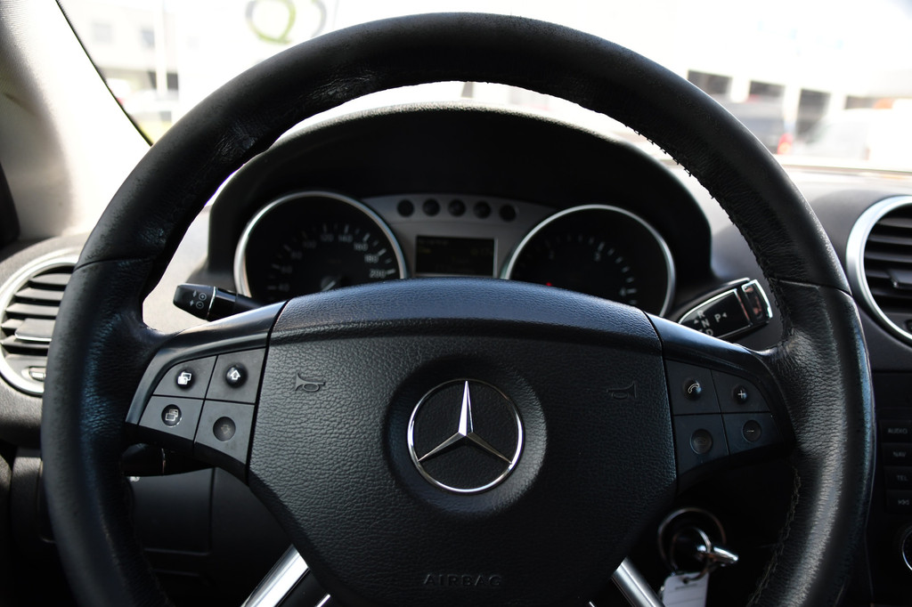 Mercedes-Benz M-klasse 320 CDI V6 Black Edition Cruise, Stoelverwarming, Luchtvering, PANO, 225pk, Automaat, Leder, Xenon, Uniek! 14