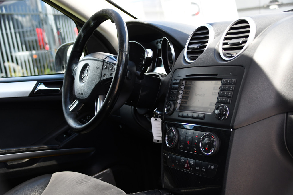 Mercedes-Benz M-klasse 320 CDI V6 Black Edition Cruise, Stoelverwarming, Luchtvering, PANO, 225pk, Automaat, Leder, Xenon, Uniek! 20