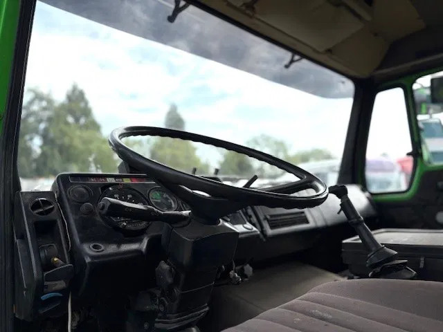 Mercedes-Benz SK 3335K 8x4 FULL STEEL CHASSIS (ZF16 MANUAL GEARBOX / RETARDER / FULL STEEL SUSPENSION / REDUCTION AXLES) 9