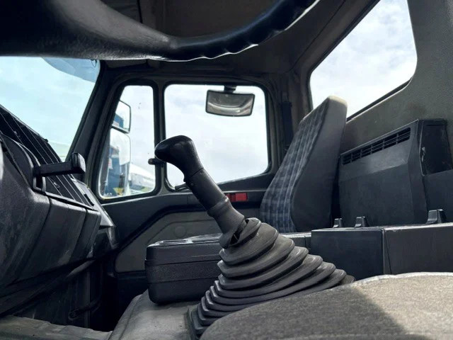 Mercedes-Benz SK 3234 B 8x4 FULL STEEL CHASSIS (V6 ENGINE / ZF16 MANUAL GEARBOX / REDUCTION AXLES / FULL STEEL SUSPENSION / P.T.O.) 10