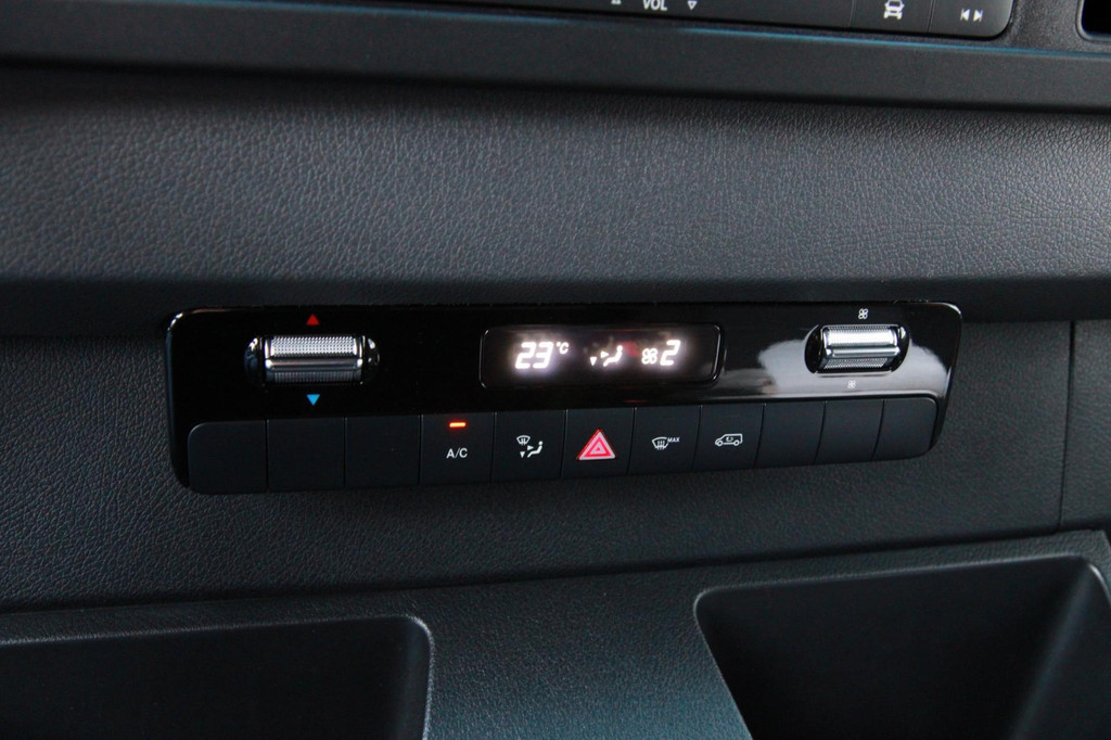 Mercedes-Benz SPRINTER 315 1.9 CDI L2H2 FWD / Camera / Doorloop deur / Multistuur 19