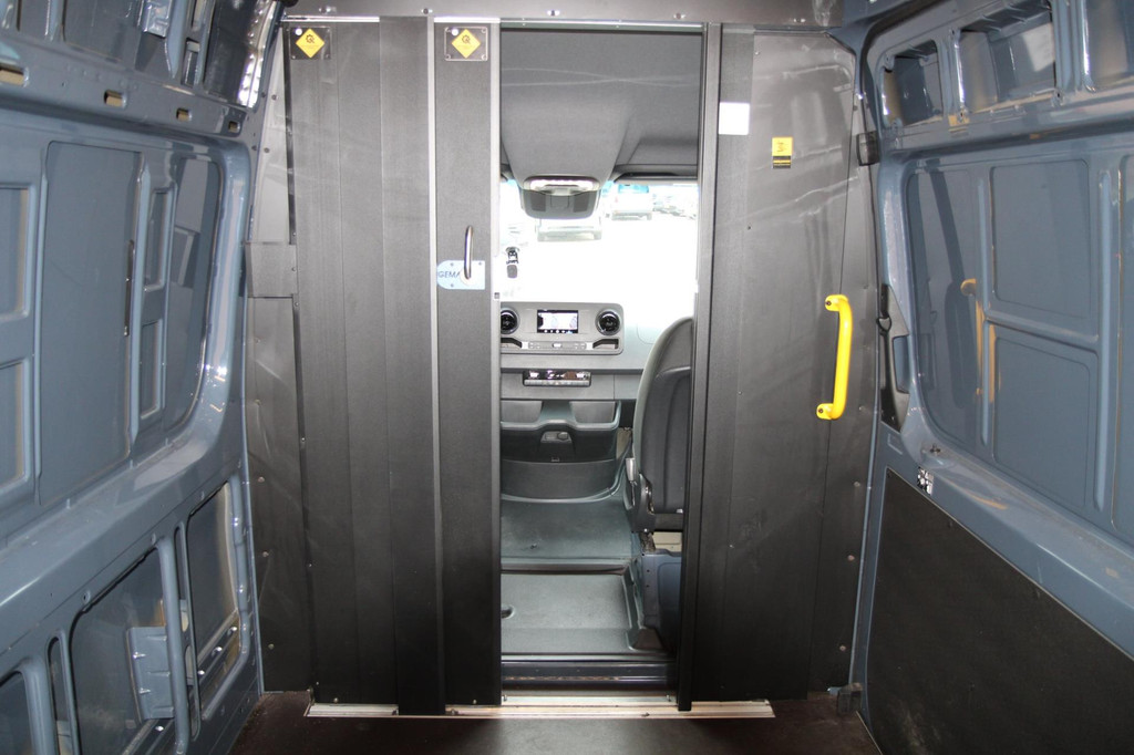 Mercedes-Benz SPRINTER 315 1.9 CDI L2H2 FWD / Camera / Doorloop deur / Multistuur 8