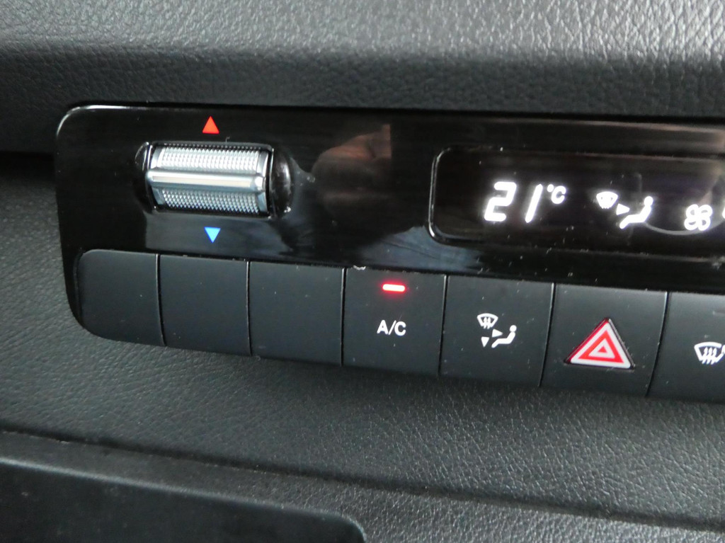 Mercedes-Benz SPRINTER 317 1.9 CDI L2H1 airco ,Xenon, pdc ,camera, mbux 10 17