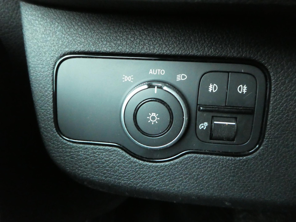 Mercedes-Benz SPRINTER 317 1.9 CDI L2H1 airco ,Xenon, pdc ,camera, mbux 10 20