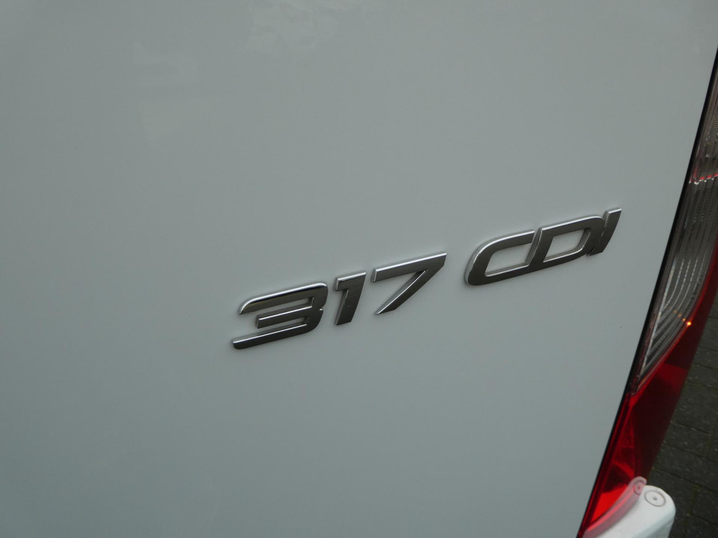 Mercedes-Benz SPRINTER 317 1.9 CDI L2H1 airco ,Xenon, pdc ,camera, mbux 10 9