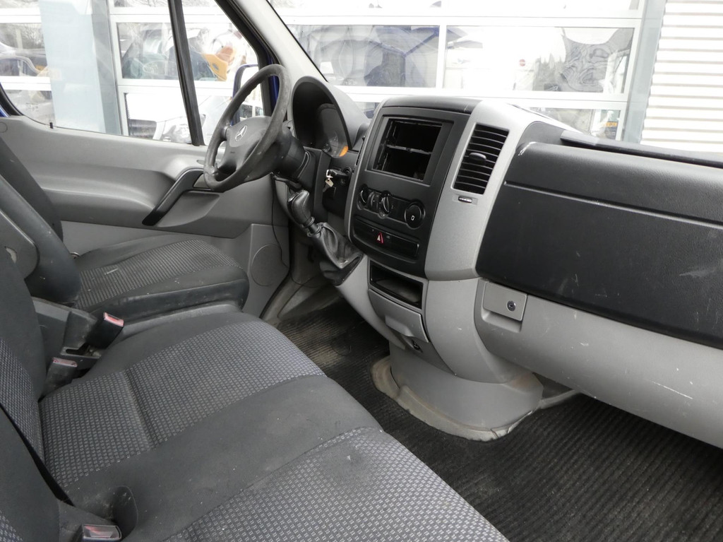 Mercedes-Benz Sprinter 2.2 CDI 325 glasreseel glasauto glaswagen 7