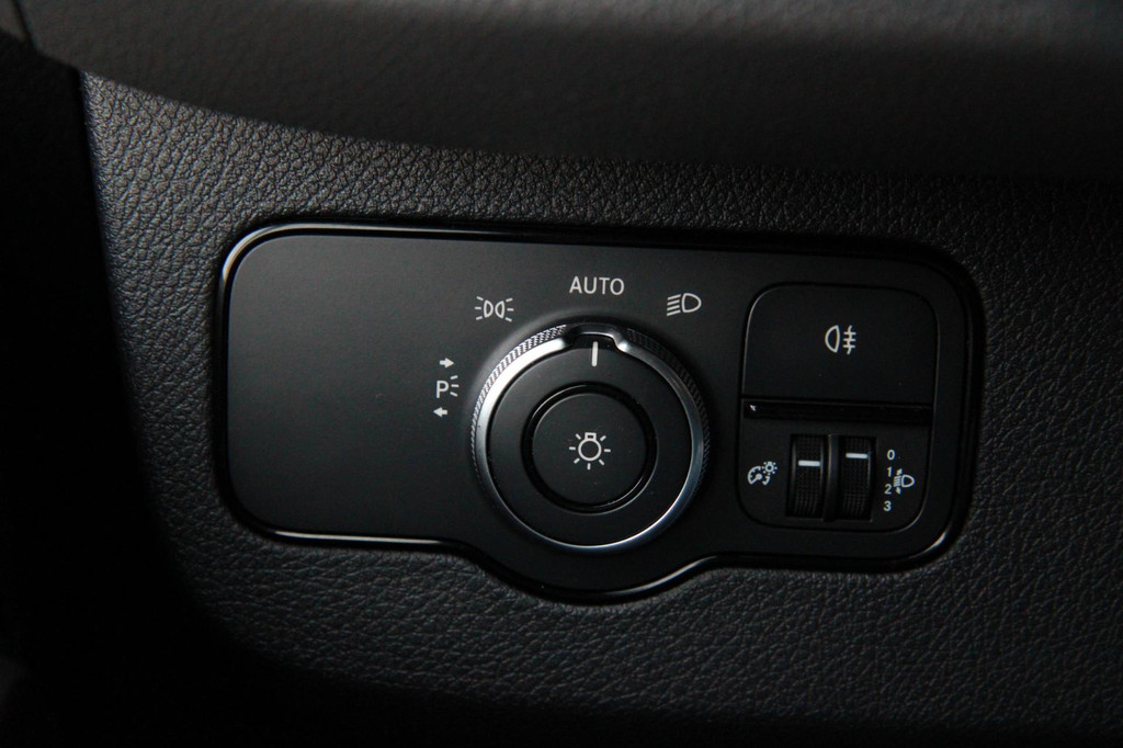 Mercedes-Benz Sprinter 2.2 CDI Automaat 143PK L2H2 / Camera / Navi / App connect / multi stuur 19