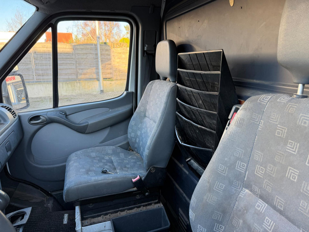 Mercedes-Benz Sprinter 208CDI,60kw/82pk,6-2005,179.698km 13