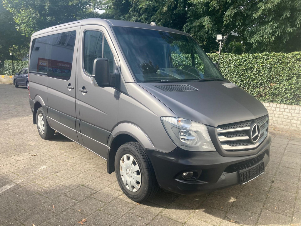 Mercedes-Benz Sprinter 214 (140 pk) rolstoelbus automaat zelrijder handgas handrem 15