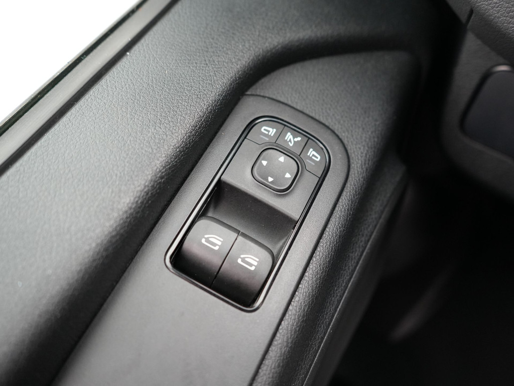 Mercedes-Benz Sprinter 215 1.9 CDI L2H2 FWD | Apple Carplay | Cruise Control | Keyless Start | Trekhaak | Achteruitrijcamera | Navigatie | Dodehoekdetectie | 16