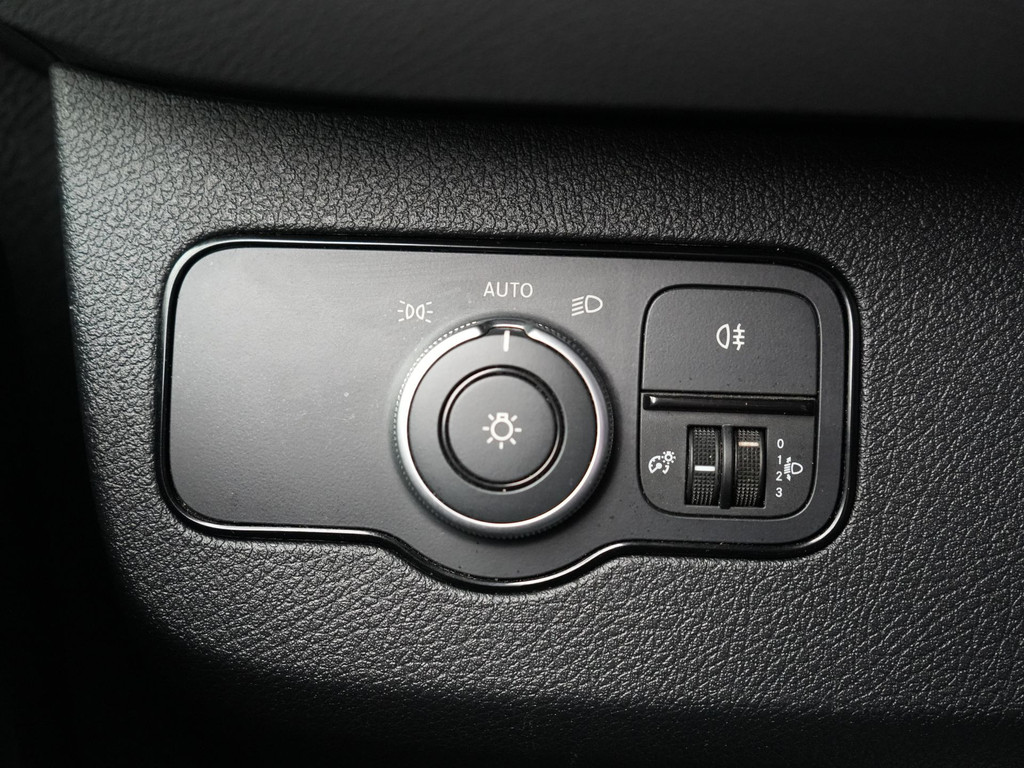 Mercedes-Benz Sprinter 215 1.9 CDI L2H2 FWD | Apple Carplay | Cruise Control | Keyless Start | Trekhaak | Achteruitrijcamera | Navigatie | Dodehoekdetectie | 19