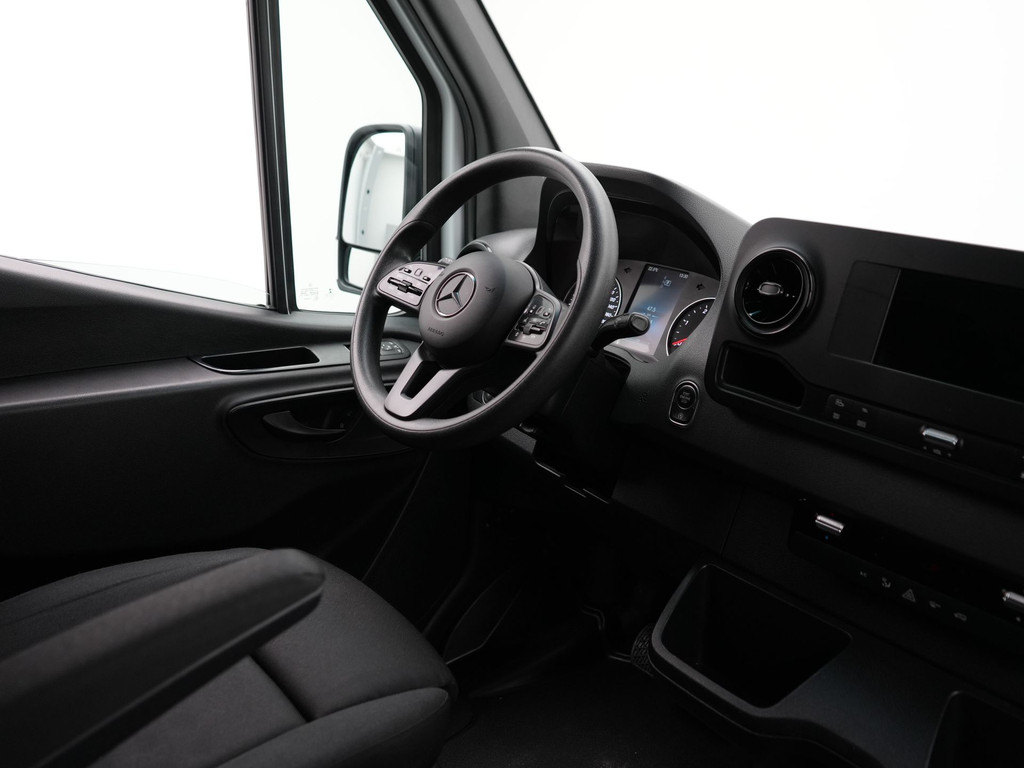 Mercedes-Benz Sprinter 215 1.9 CDI L2H2 FWD | Apple Carplay | Cruise Control | Keyless Start | Trekhaak | Achteruitrijcamera | Navigatie | Dodehoekdetectie | 4