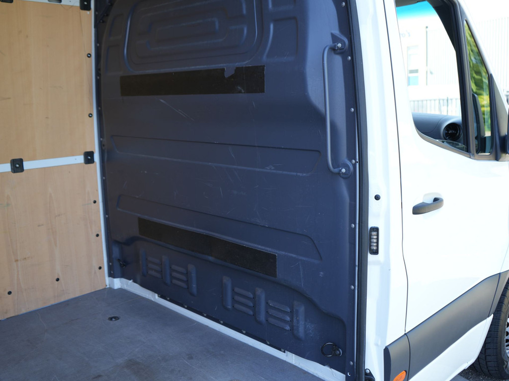 Mercedes-Benz Sprinter 215 1.9 CDI L2H2 FWD Autm Automaat, trekhaak 11