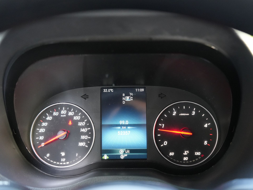 Mercedes-Benz Sprinter 215 1.9 CDI L2H2 FWD Automaat, camera , trekhaak 13