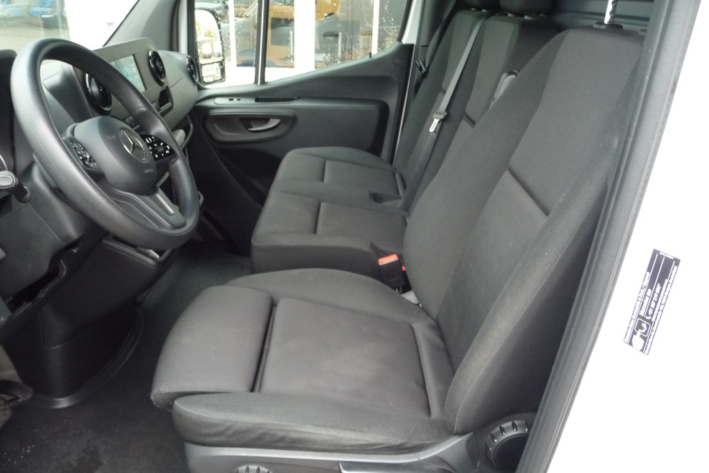 Mercedes-Benz Sprinter 215 1.9 CDI L2H2 FWD Automaat trekhaak, camera, 6-2023 14