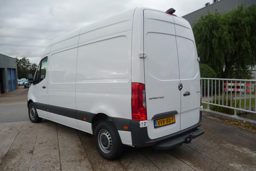 Mercedes-Benz Sprinter 215 1.9 CDI L2H2 FWD Automaat trekhaak, camera, 6-2023 20