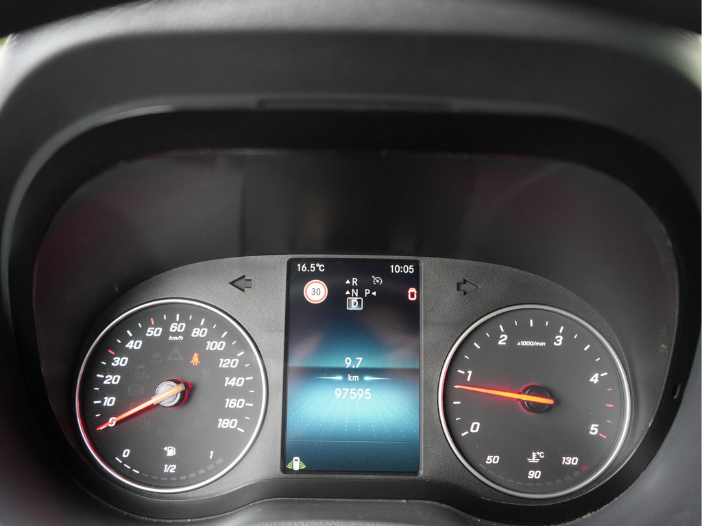 Mercedes-Benz Sprinter 215 1.9 CDI L2H2 FWD L2/H2 E6 trekhaak camera Navi 13