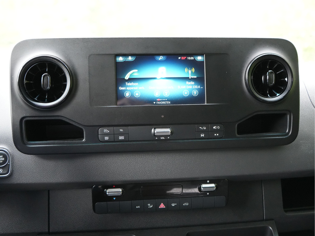 Mercedes-Benz Sprinter 215 1.9 CDI L2H2 FWD L2/H2 E6 trekhaak camera Navi 15