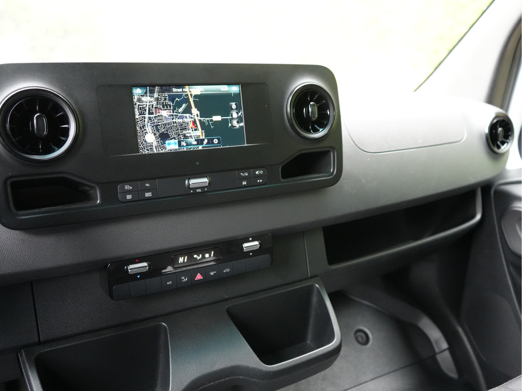 Mercedes-Benz Sprinter 215 1.9 CDI L2H2 FWD L2/H2 E6 trekhaak camera Navi 17