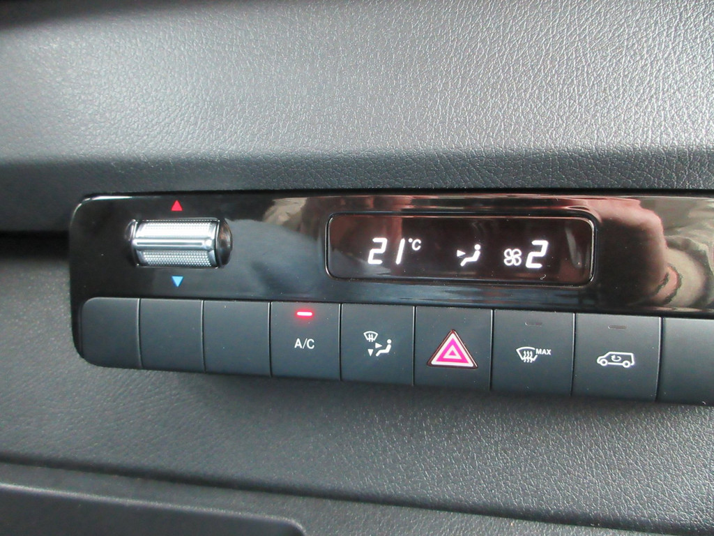 Mercedes-Benz Sprinter 215 CDI L2H2 Airco, Camera, Navigatie ,Trekhaak ,3-Zits. 13