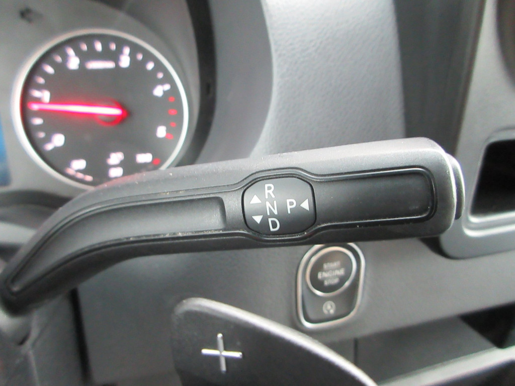 Mercedes-Benz Sprinter 215 CDI L2H2 Airco, Camera, Navigatie ,Trekhaak ,3-Zits. 16