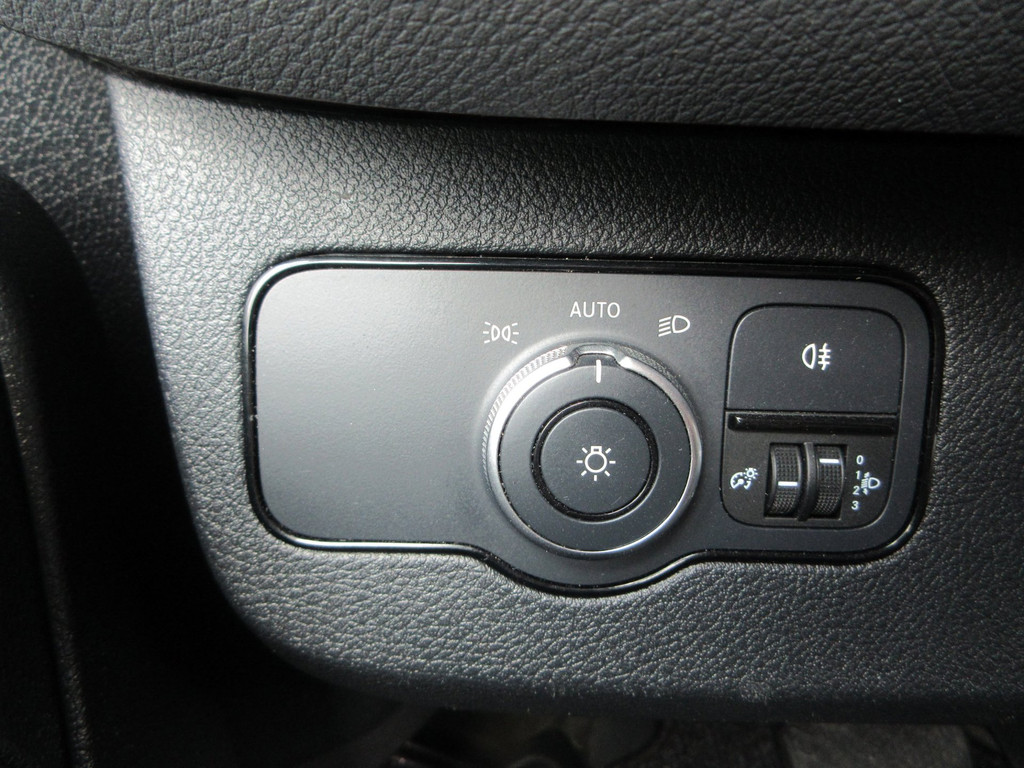 Mercedes-Benz Sprinter 215 CDI L2H2 Airco, Camera, Navigatie ,Trekhaak ,3-Zits. 17