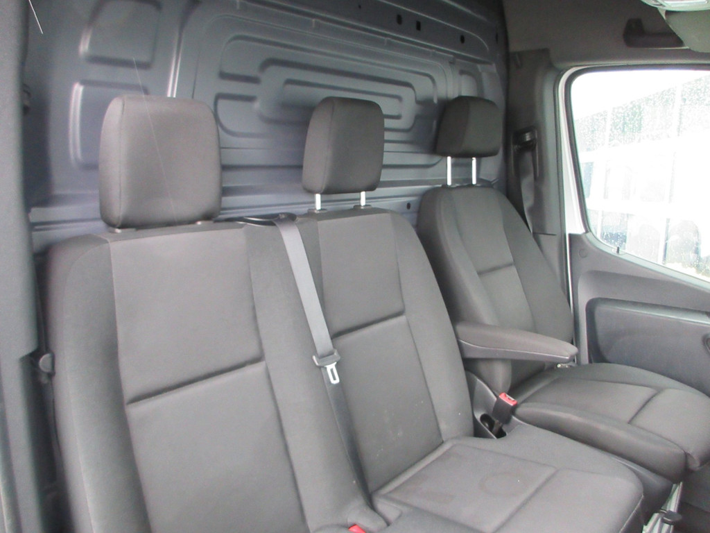 Mercedes-Benz Sprinter 215 CDI L2H2 Airco, Camera, Navigatie ,Trekhaak ,3-Zits. 18
