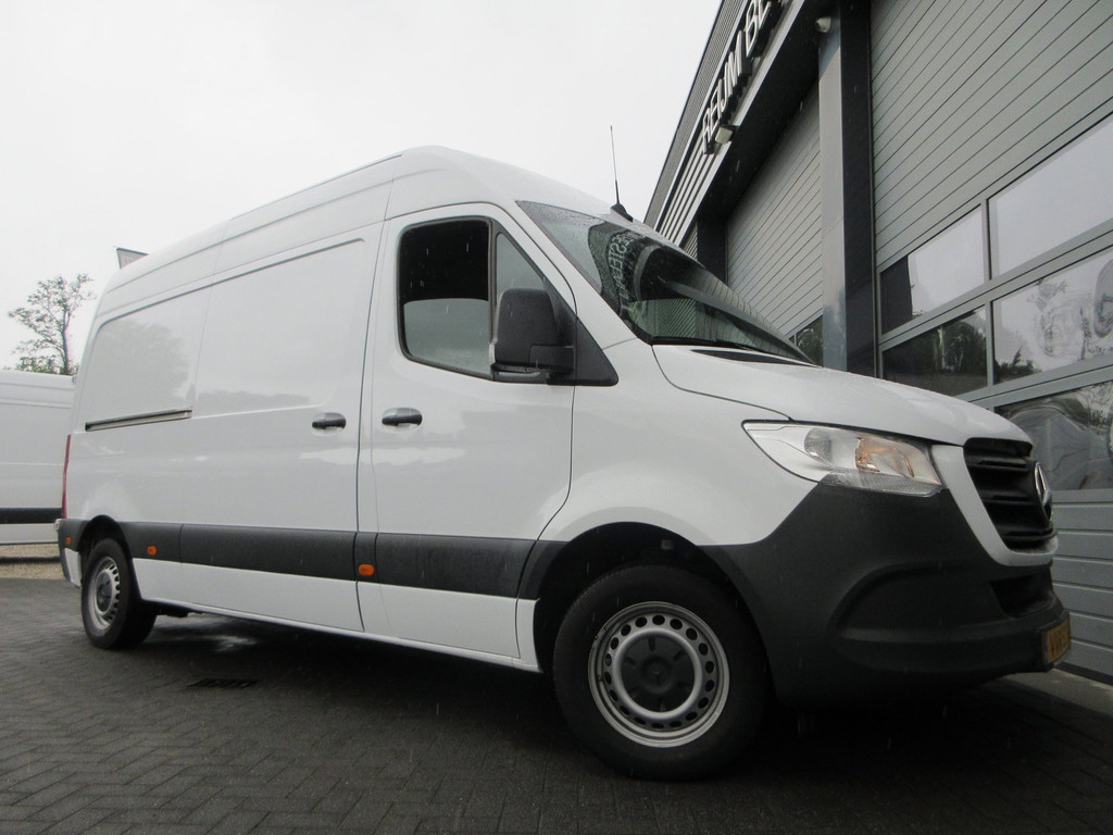 Mercedes-Benz Sprinter 215 CDI L2H2 Airco, Camera, Navigatie ,Trekhaak ,3-Zits. 19