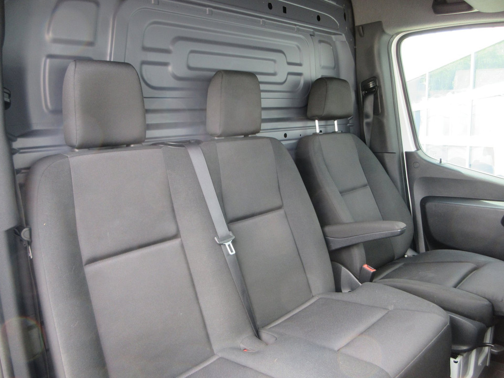 Mercedes-Benz Sprinter 215 CDI L2H2 Airco, Camera, Navigatie ,Trekhaak ,3-Zits. 20